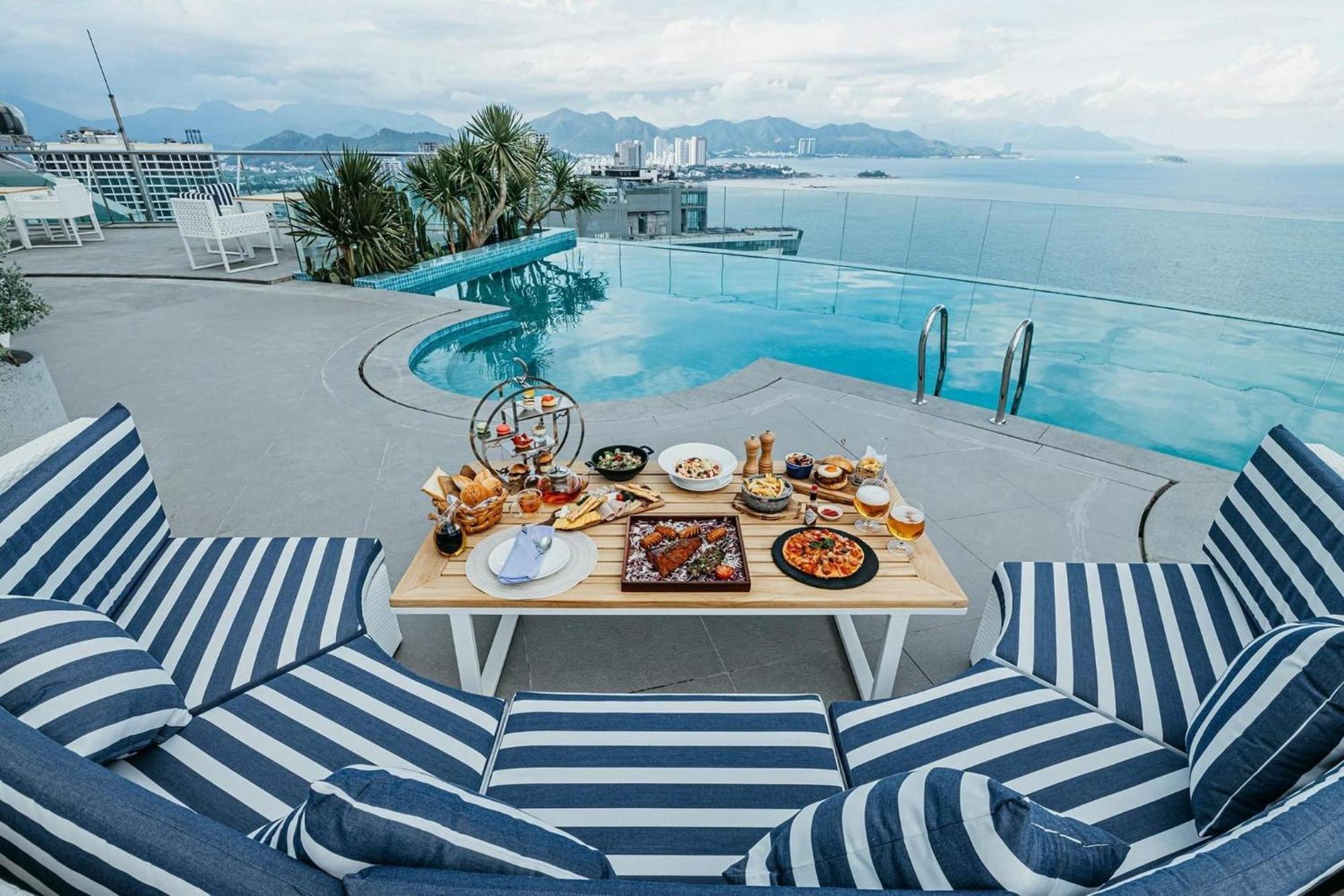 ホテル Panorama Luxury Beach ニャチャン エクステリア 写真